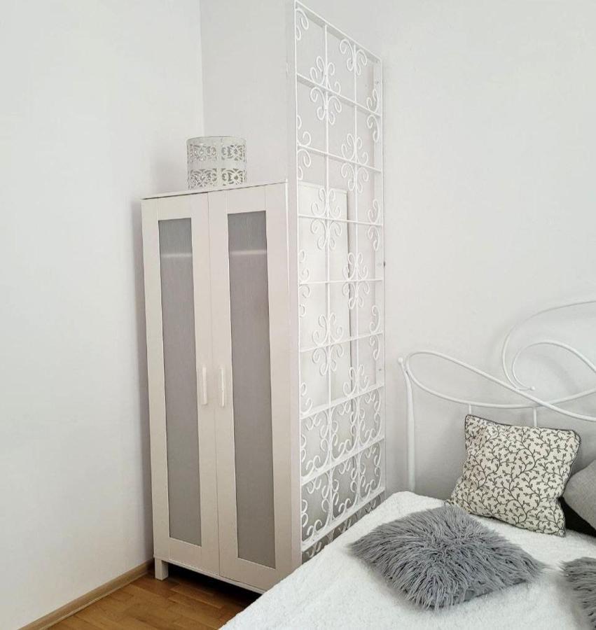 Przytulne Apartamenty W Centrum Warszawy Lok 2 Varsóvia Exterior foto